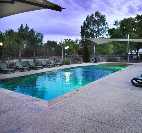 Imagen de la piscina del Hotel Riverview Resort. Foto 34