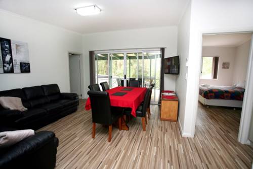 Imagen de la habitación del Hotel Riverview Tourist Park. Foto 4
