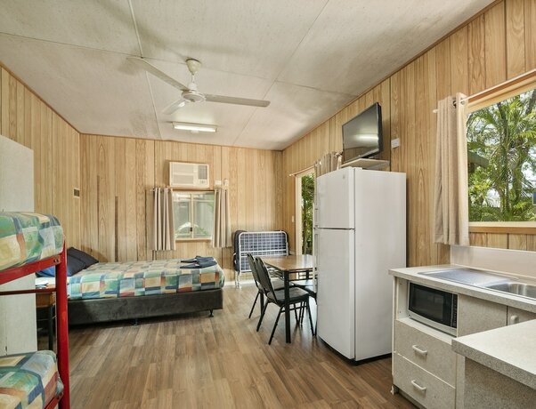 Imagen de la habitación del Hotel Riverview Tourist Village. Foto 15
