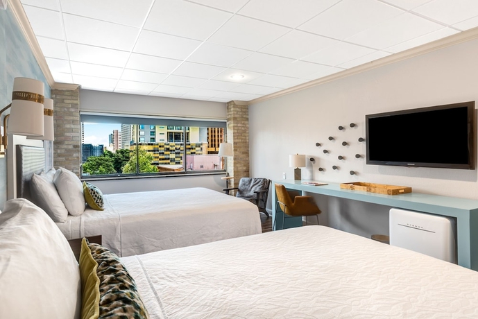 Imagen de la habitación del Hotel Riverwalk Plaza. Foto 2