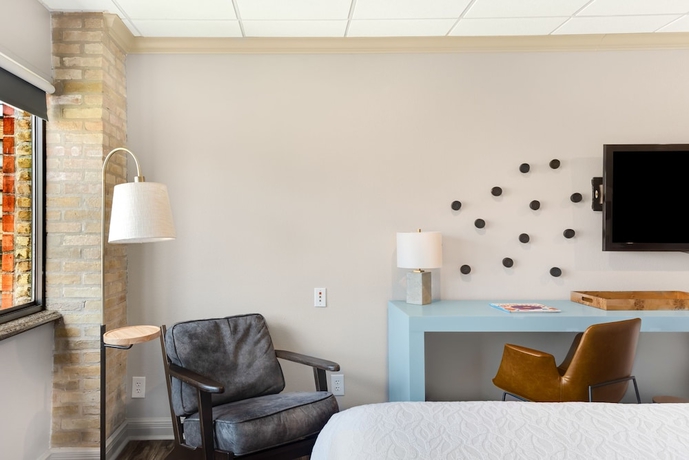 Imagen de la habitación del Hotel Riverwalk Plaza. Foto 5