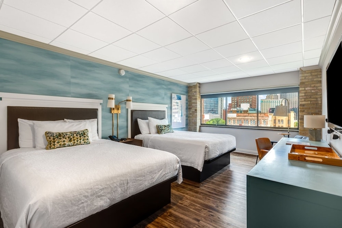 Imagen de la habitación del Hotel Riverwalk Plaza. Foto 6