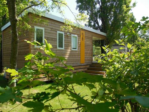 Imagen de la habitación del Hotel Rives Nature Campsite. Foto 2