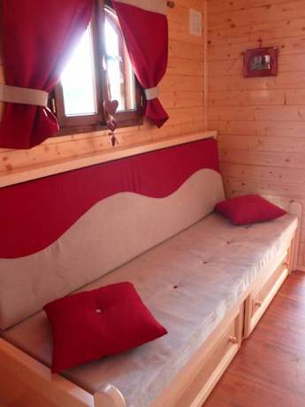 Imagen de la habitación del Hotel Rives Nature Campsite. Foto 6