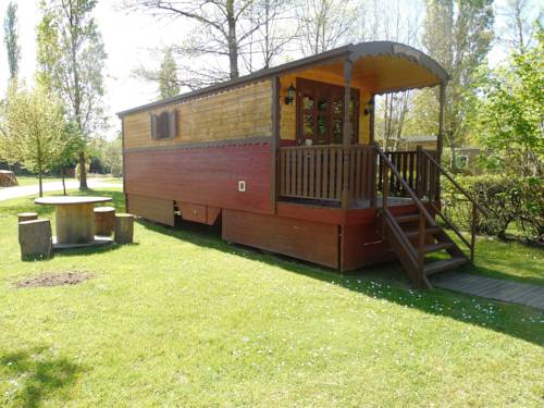 Imagen de la habitación del Hotel Rives Nature Campsite. Foto 12