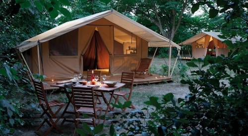 Imagen de la habitación del Hotel Rives Nature Campsite. Foto 13