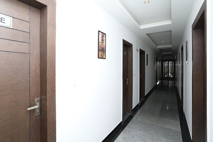 Imagen de los interiores del Hotel Riviera, Agra. Foto 12