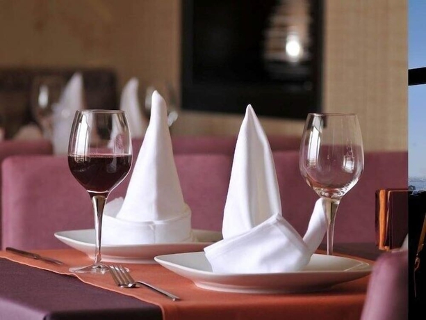 Imagen del bar/restaurante del Hotel Riviera, Baku. Foto 3