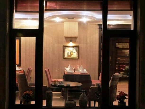 Imagen del bar/restaurante del Hotel Riviera, Baku. Foto 5