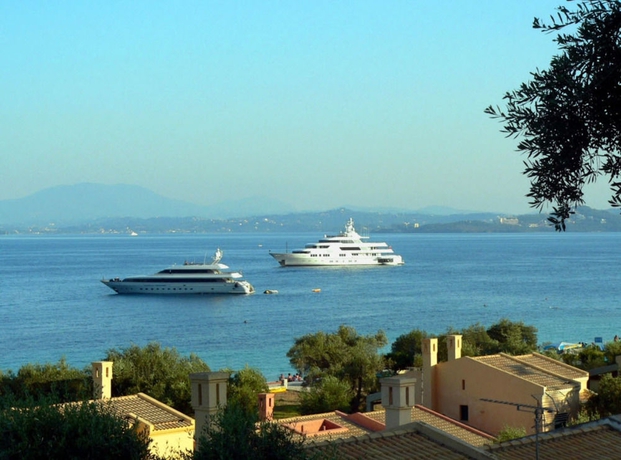 Imagen de los exteriores del Hotel Riviera Barbati. Foto 3
