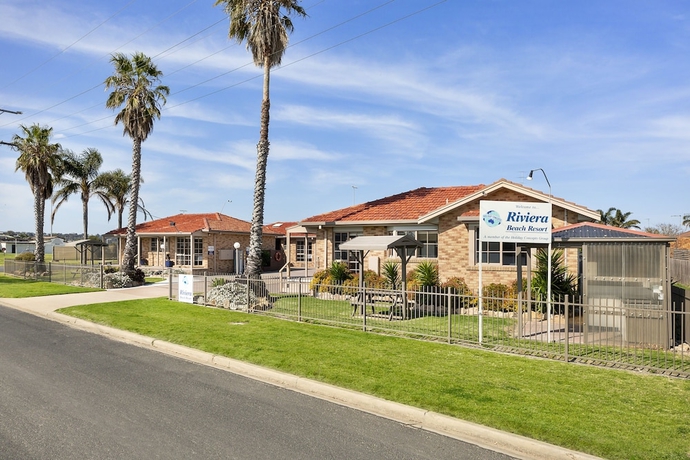 Imagen general del Hotel Riviera Beach Resort, Lakes Entrance. Foto 3