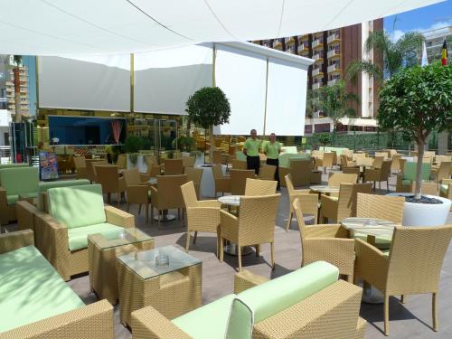 Imagen de los exteriores del Hotel Riviera Beachotel - Adults Recommended. Foto 13