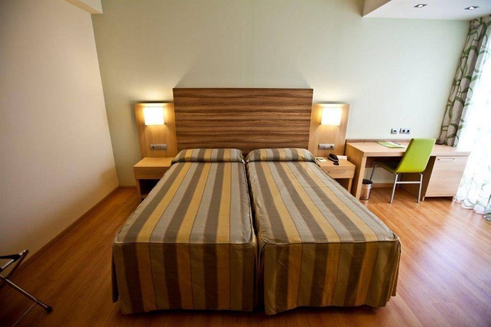 Imagen de la habitación del Hotel Riviera Beachotel. Foto 6