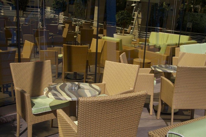 Imagen del bar/restaurante del Hotel Riviera Beachotel. Foto 3