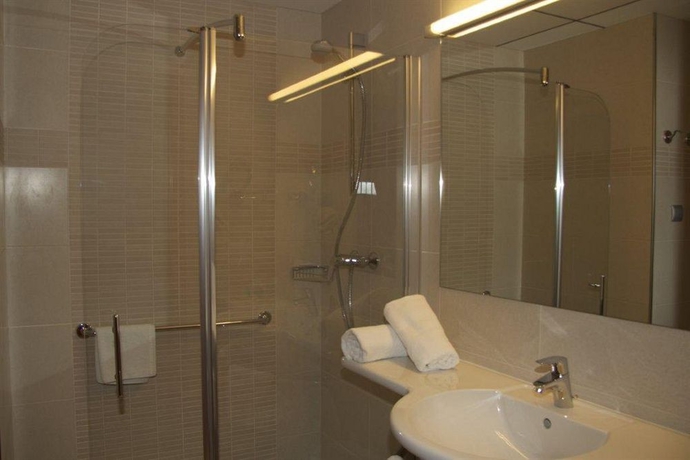 Imagen de la habitación del Hotel Riviera Beachotel. Foto 8