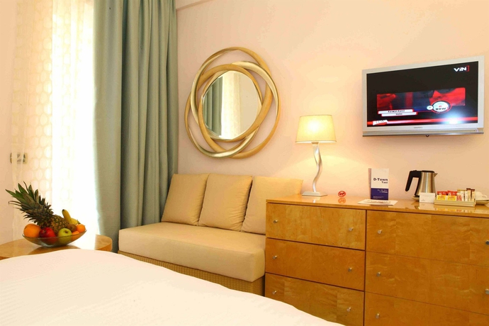 Imagen de la habitación del Hotel Riviera Beirut. Foto 1