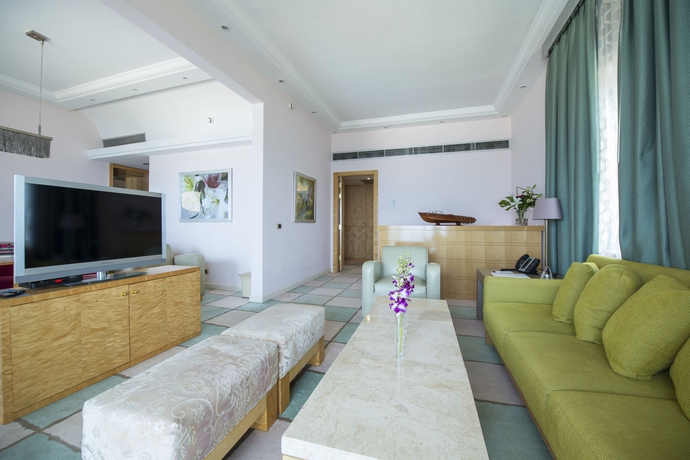 Imagen de la habitación del Hotel Riviera Beirut. Foto 4