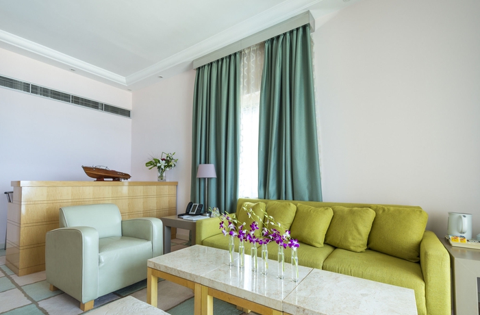 Imagen de la habitación del Hotel Riviera Beirut. Foto 6