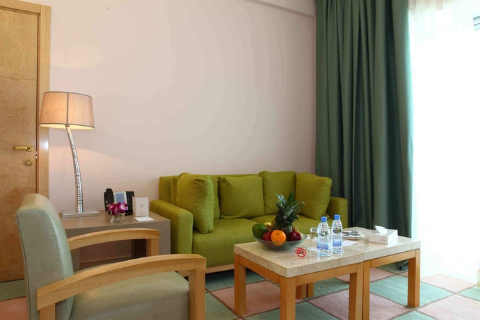 Imagen de los interiores del Hotel Riviera Beirut. Foto 14