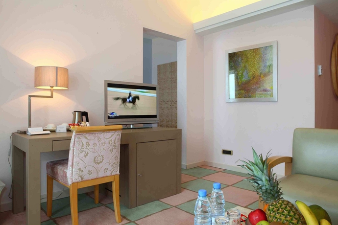 Imagen de los interiores del Hotel Riviera Beirut. Foto 15