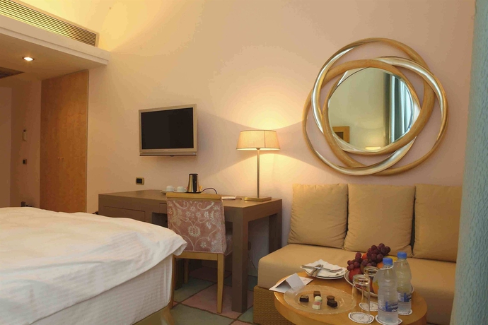 Imagen de los interiores del Hotel Riviera Beirut. Foto 16