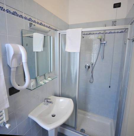 Imagen de la habitación del Hotel Riviera Blu. Foto 11