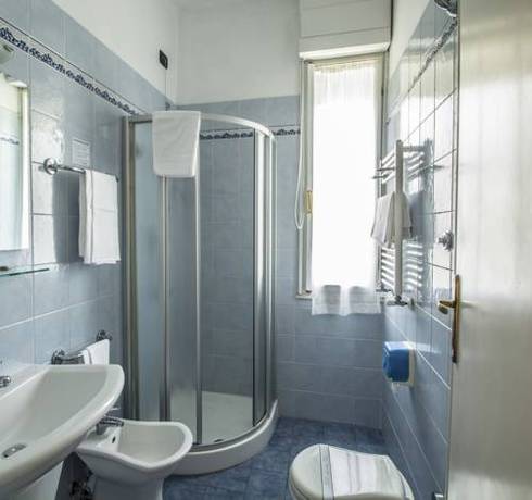 Imagen de la habitación del Hotel Riviera Blu. Foto 15