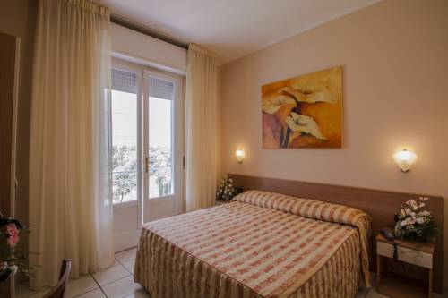 Imagen de la habitación del Hotel Riviera Blu. Foto 16