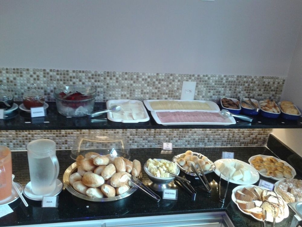 Imagen del bar/restaurante del Hotel Riviera, Brasilia. Foto 10