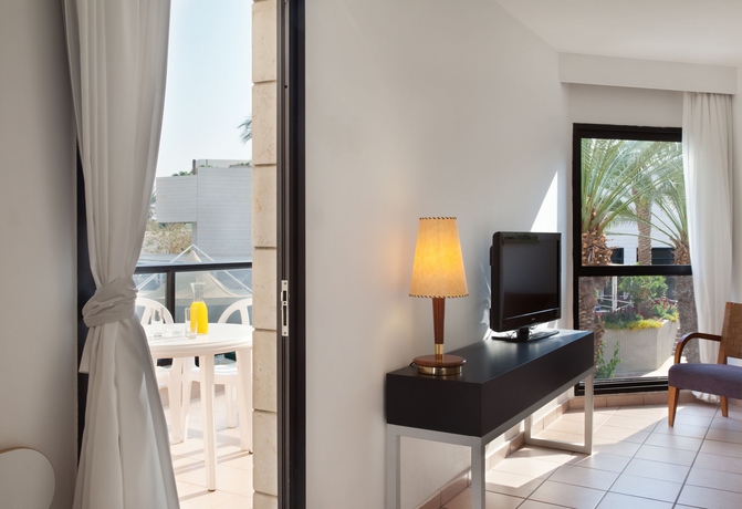 Imagen de los interiores del Hotel Riviera By Isrotel Collection. Foto 7