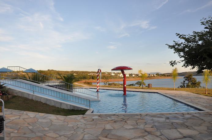 Imagen de la piscina del Hotel Riviera Capit&oacute;lio. Foto 19