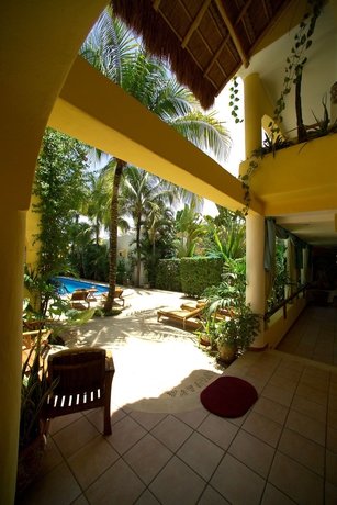 Imagen de los exteriores del Hotel Riviera Caribe Maya. Foto 1