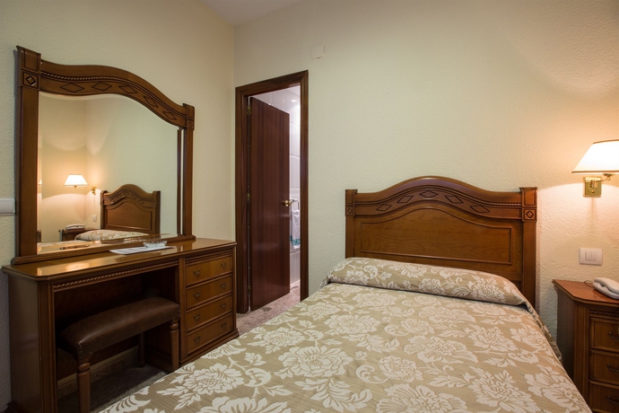 Imagen de la habitación del Hotel Riviera, Córdoba. Foto 2