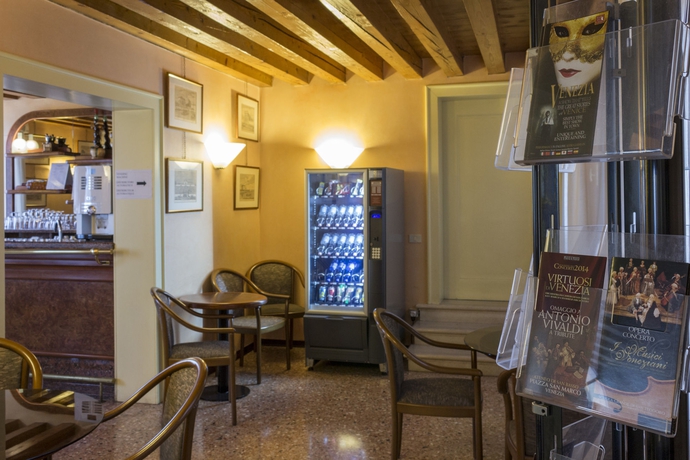 Imagen del bar/restaurante del Hotel Riviera Dei Dogi. Foto 2