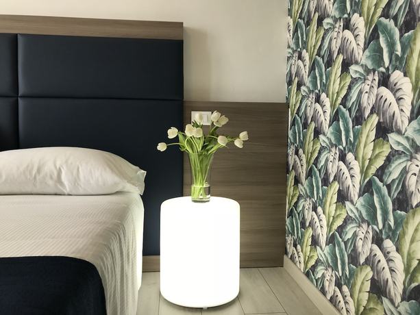 Imagen de la habitación del Hotel Riviera, Desenzano del Garda. Foto 13