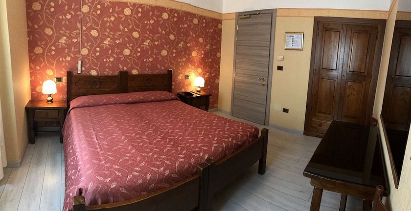 Imagen de la habitación del Hotel Riviera, Desenzano del Garda. Foto 17
