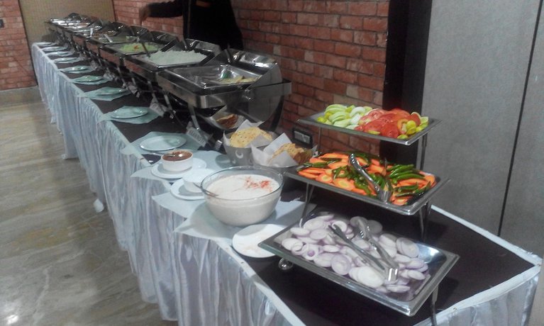 Imagen general del Hotel Riviera, Dispur. Foto 1