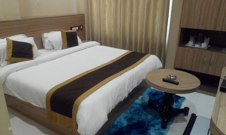 Imagen de la habitación del Hotel Riviera, Dispur. Foto 13