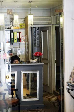 Imagen de los interiores del Hotel Riviera Elysées. Foto 16