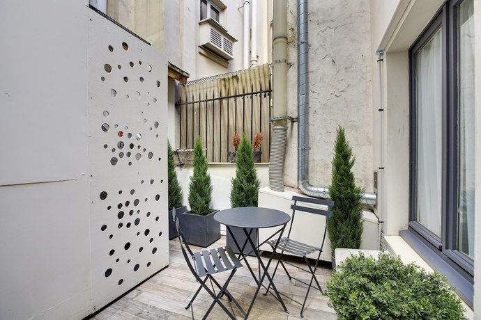 Imagen de la habitación del Hotel Riviera Elysées. Foto 12