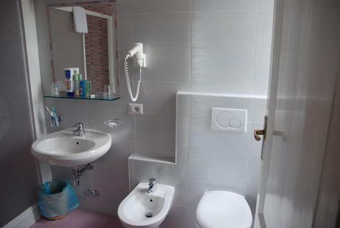 Imagen de la habitación del Hotel Riviera, Griante Cadenabbia. Foto 10