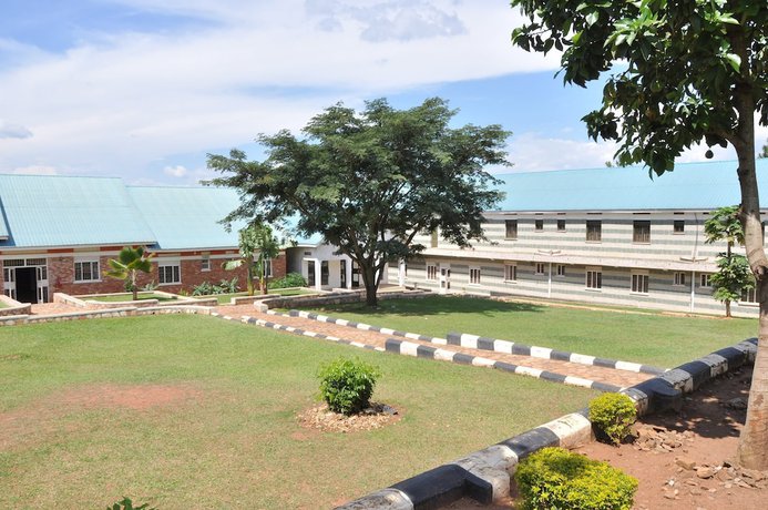 Imagen de los exteriores del Hotel Riviera Hoima. Foto 14