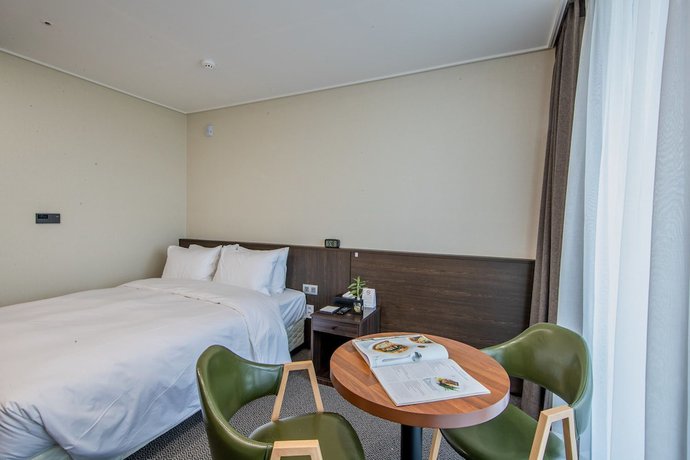 Imagen de la habitación del Hotel Riviera Incheon Airport Hotel. Foto 10