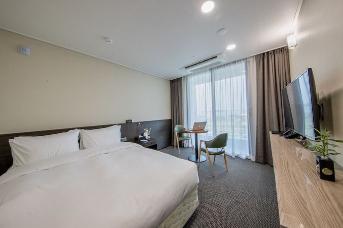 Imagen de la habitación del Hotel Riviera Incheon Airport Hotel. Foto 16