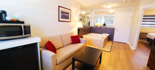 Imagen general del Hotel Riviera Inn And Suites 1000 Islands. Foto 14