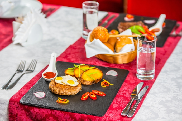 Imagen del bar/restaurante del Hotel Riviera, Kazan. Foto 3