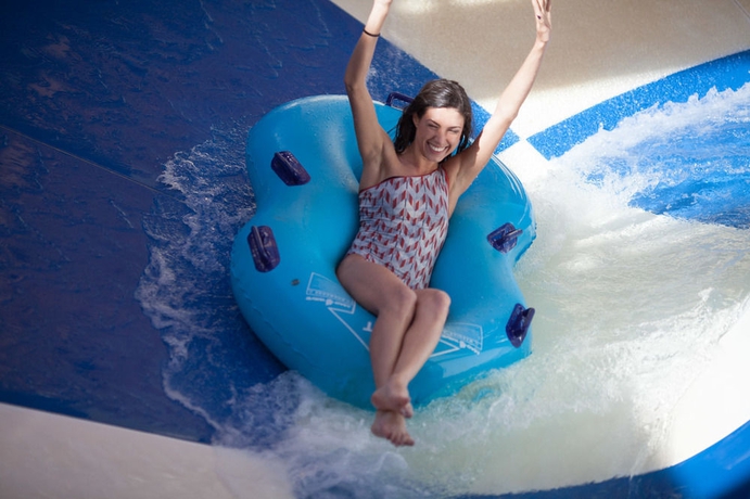 Imagen de la piscina del Hotel Riviera, Kazan. Foto 16