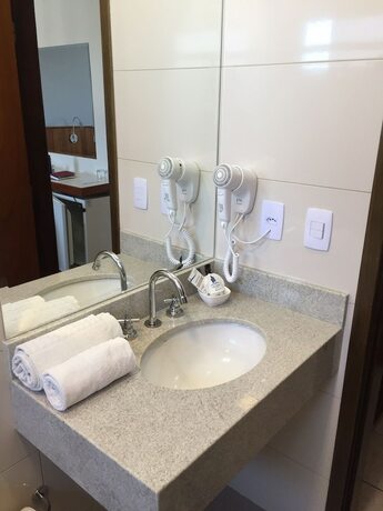 Imagen general del Hotel Riviera Lins. Foto 3