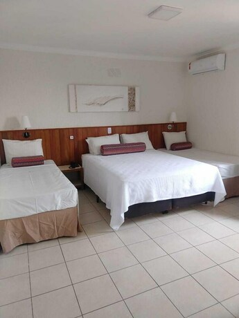 Imagen de la habitación del Hotel Riviera Lins. Foto 23