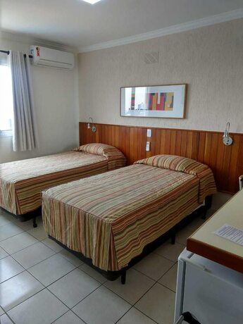 Imagen de la habitación del Hotel Riviera Lins. Foto 25